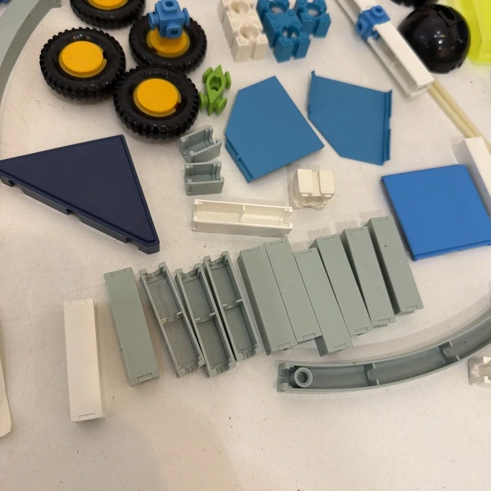 Fisher Price Construx Action Building System Speed Flash Astra Dart Set 6009